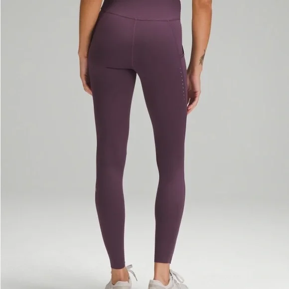 lululemon athletica Fast and Free High-Rise
Tight Leggings 25" with Pockets - Picture 3 of 12